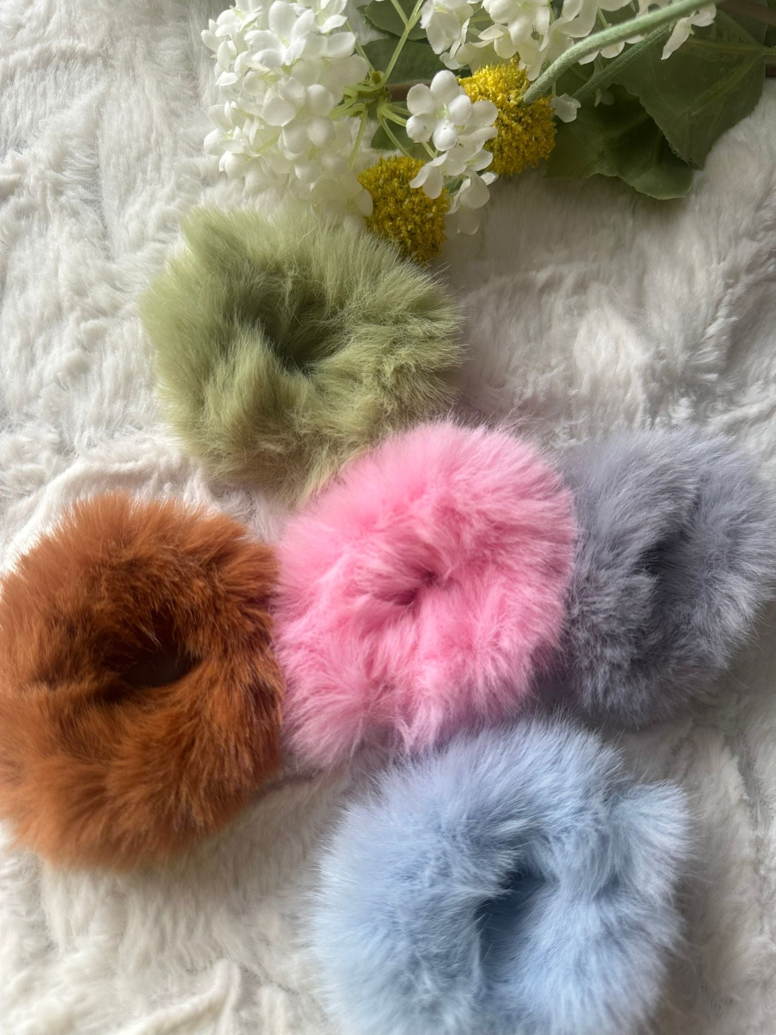 Chouchou Peluche MC Elite – Kaki, Caramel, Rose, Bleu, Gris